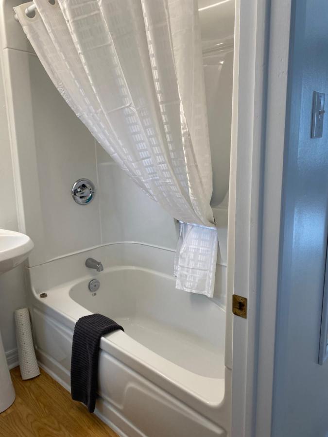 Webbers Lake Charlotte Motel Queen And Double Bed Exterior foto